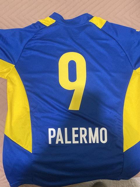 Foto de Lautaro con su compra