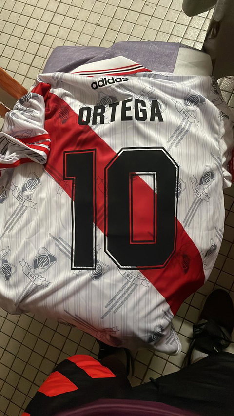 Foto de Nicolás con su compra